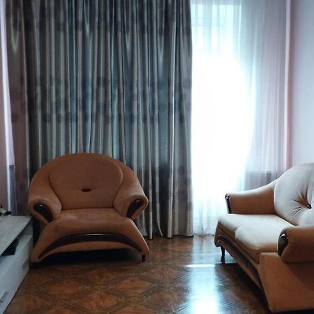 2К. Центр Возле Гуливера.Бассейная 10 Apartman Kijev Kültér fotó
