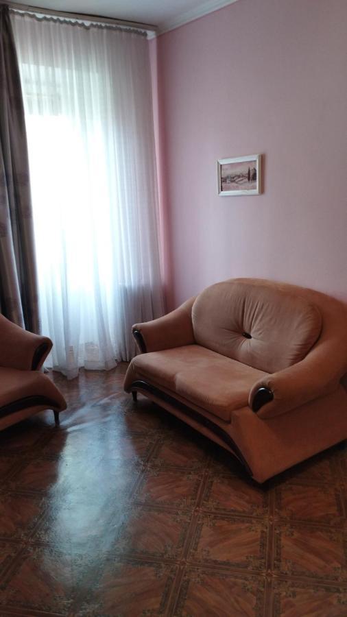2К. Центр Возле Гуливера.Бассейная 10 Apartman Kijev Kültér fotó